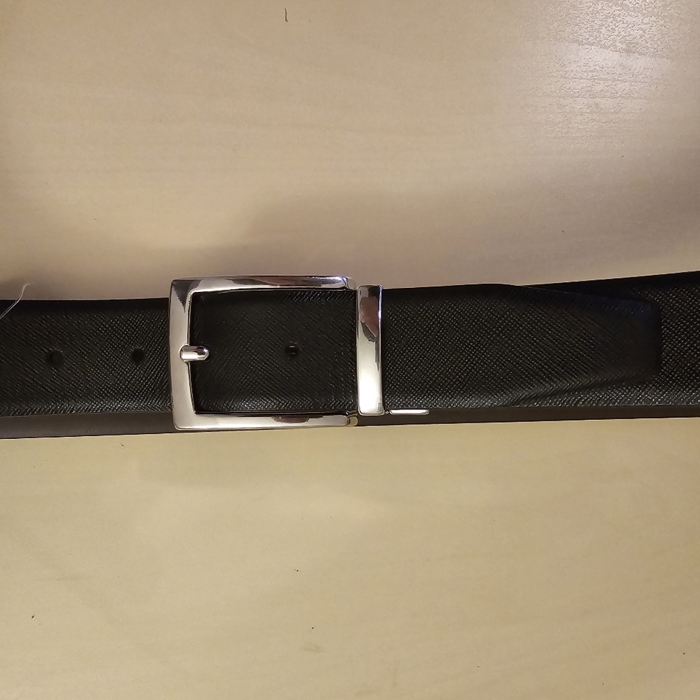 Barneys New York reversible leather belt size 42 black made in Italy width 1.5"